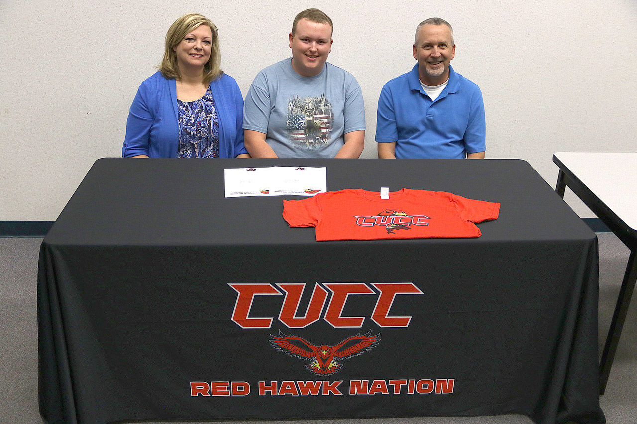 North Lincoln's Dellinger signs with CVCC Bass Fishing